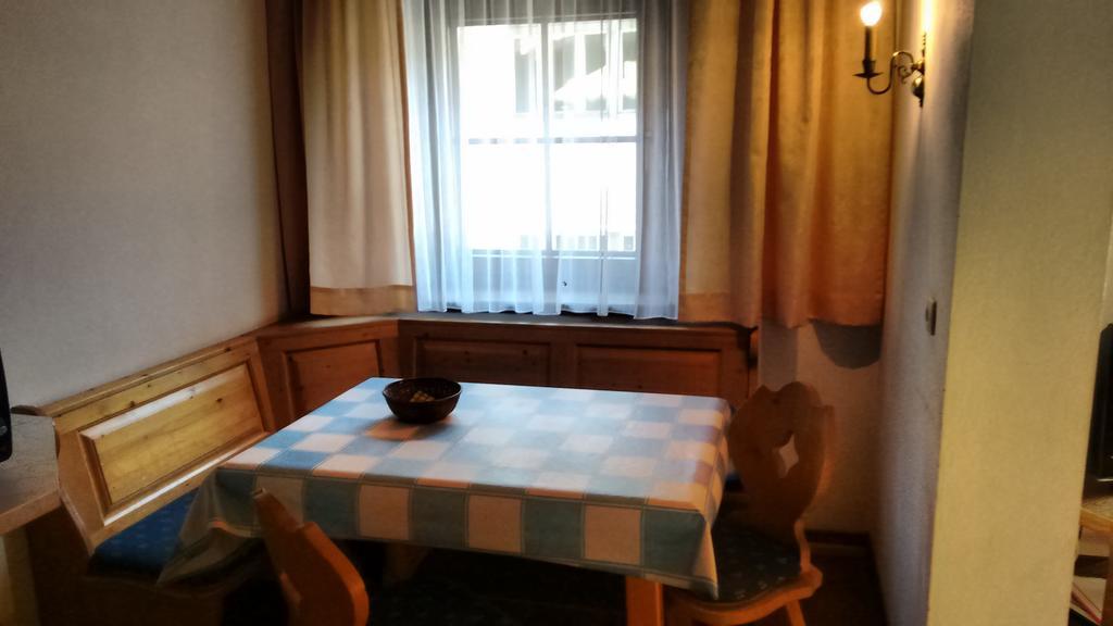 Appartements Weisses Rössl Sillian Exterior foto